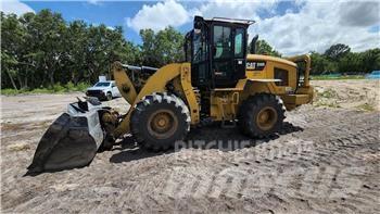 CAT 938M Naudoti ratiniai krautuvai