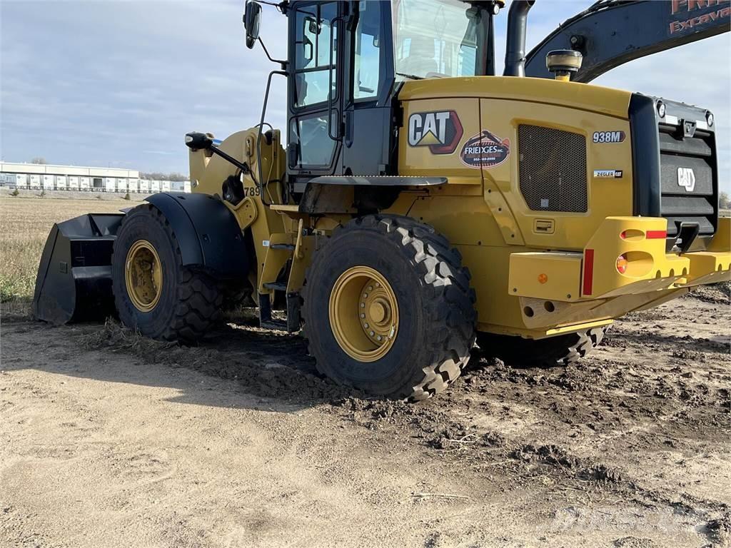 CAT 938M Naudoti ratiniai krautuvai