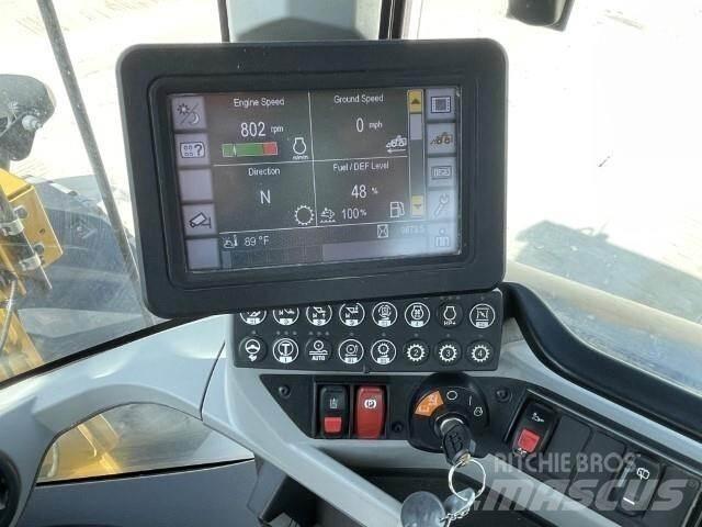 CAT 938M Naudoti ratiniai krautuvai