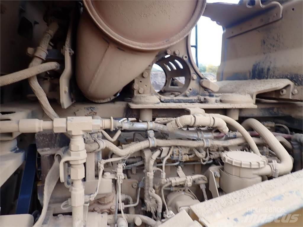 CAT 972K Naudoti ratiniai krautuvai