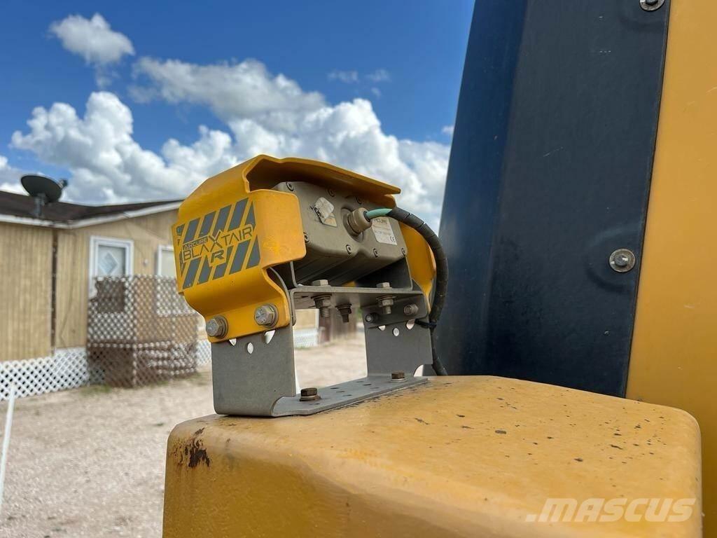 CAT 972M Naudoti ratiniai krautuvai