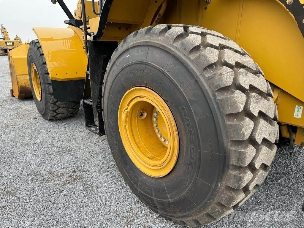 CAT 972M Naudoti ratiniai krautuvai
