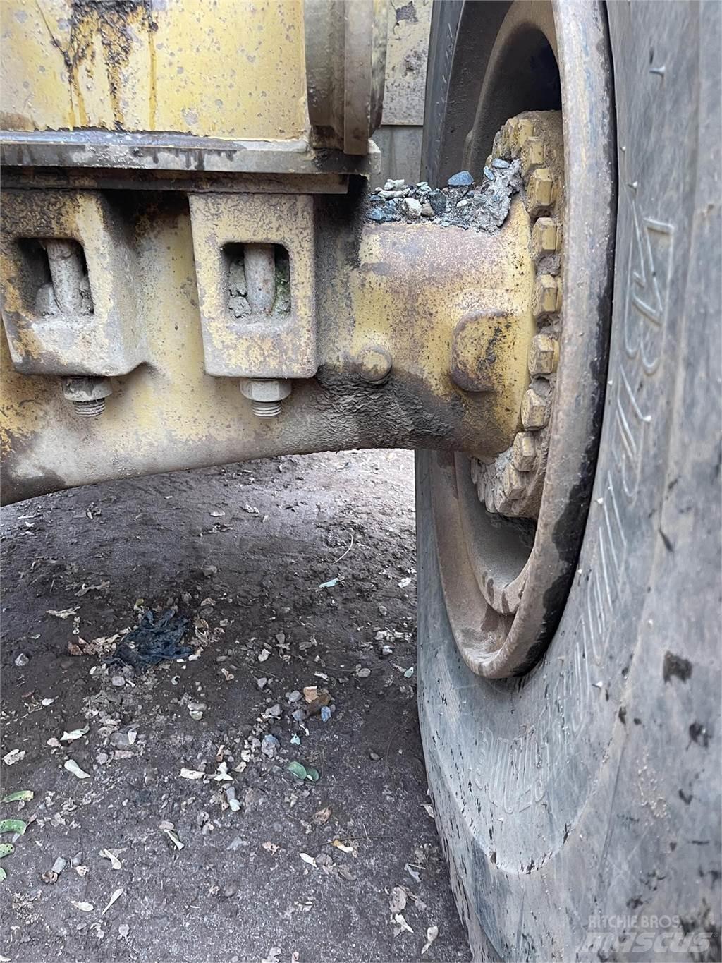 CAT 980G Naudoti ratiniai krautuvai