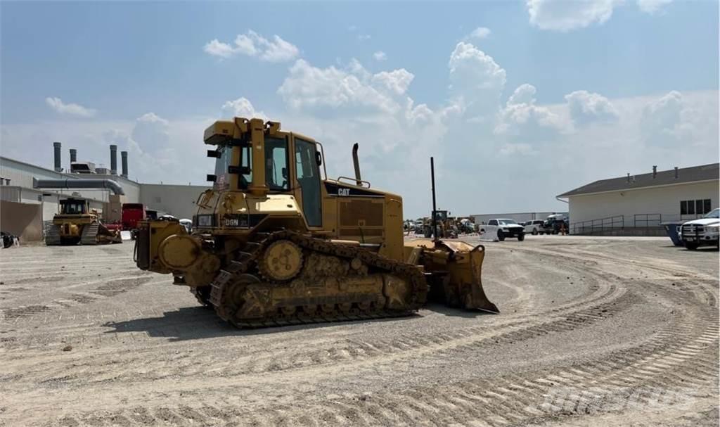 CAT D6N XL Vikšriniai buldozeriai