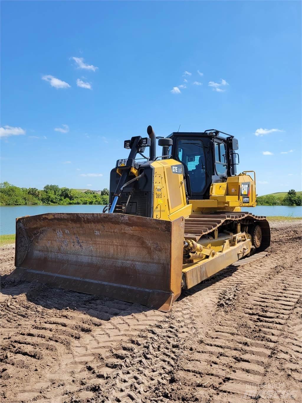CAT D7E LGP Vikšriniai buldozeriai