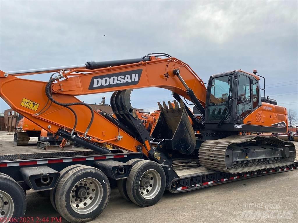 Develon DX255 LC-7 Vikšriniai ekskavatoriai