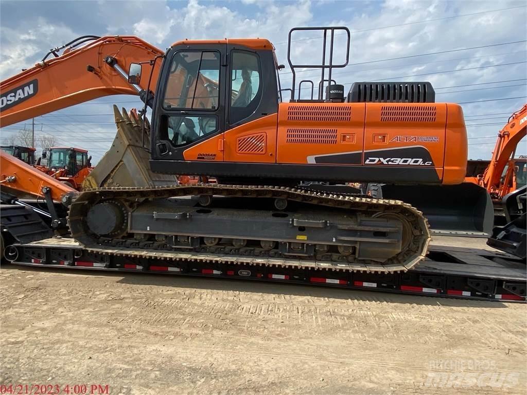 Develon DX300 LC-5 Vikšriniai ekskavatoriai