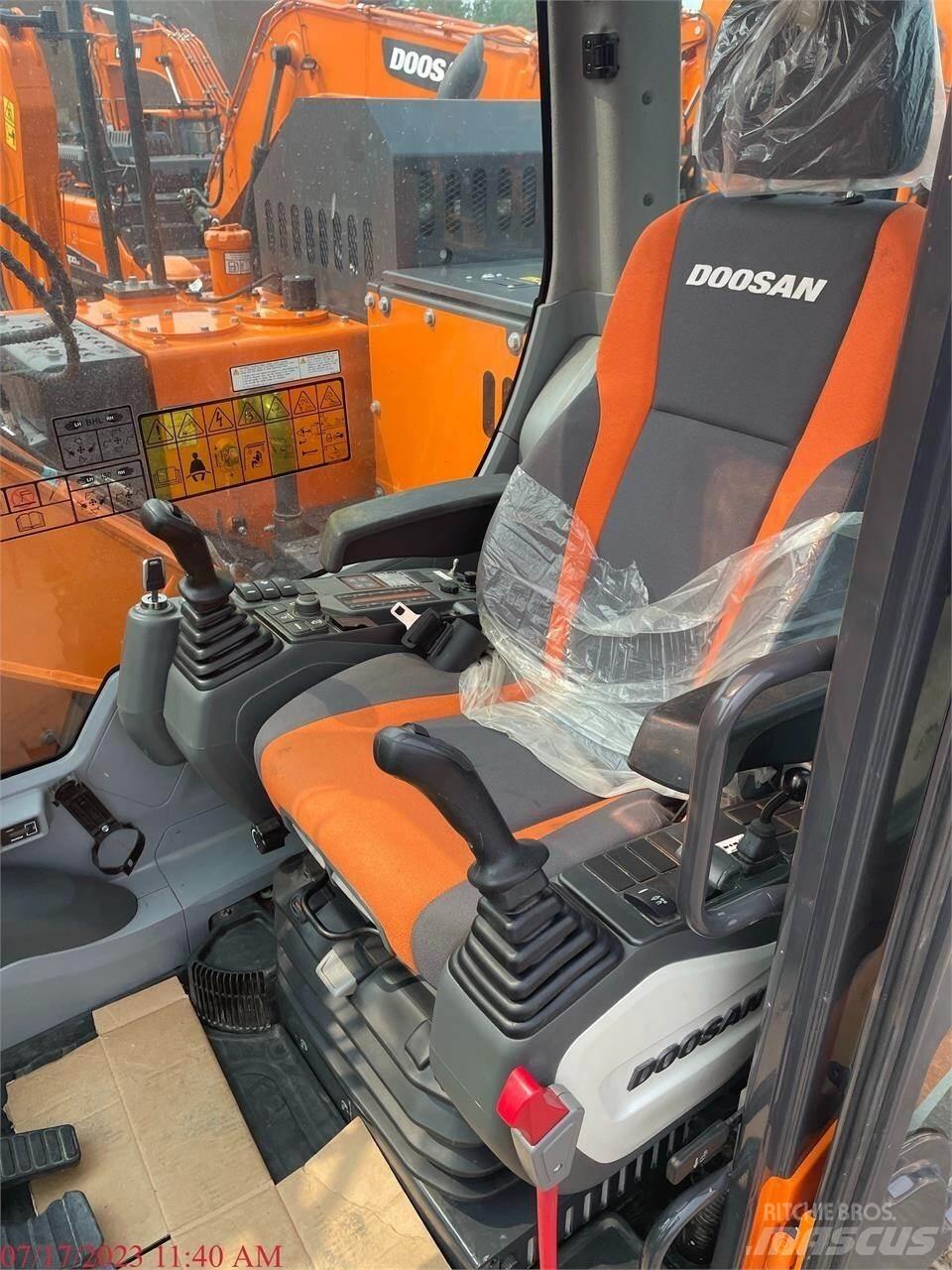 Doosan DX140 LC-5 Vikšriniai ekskavatoriai