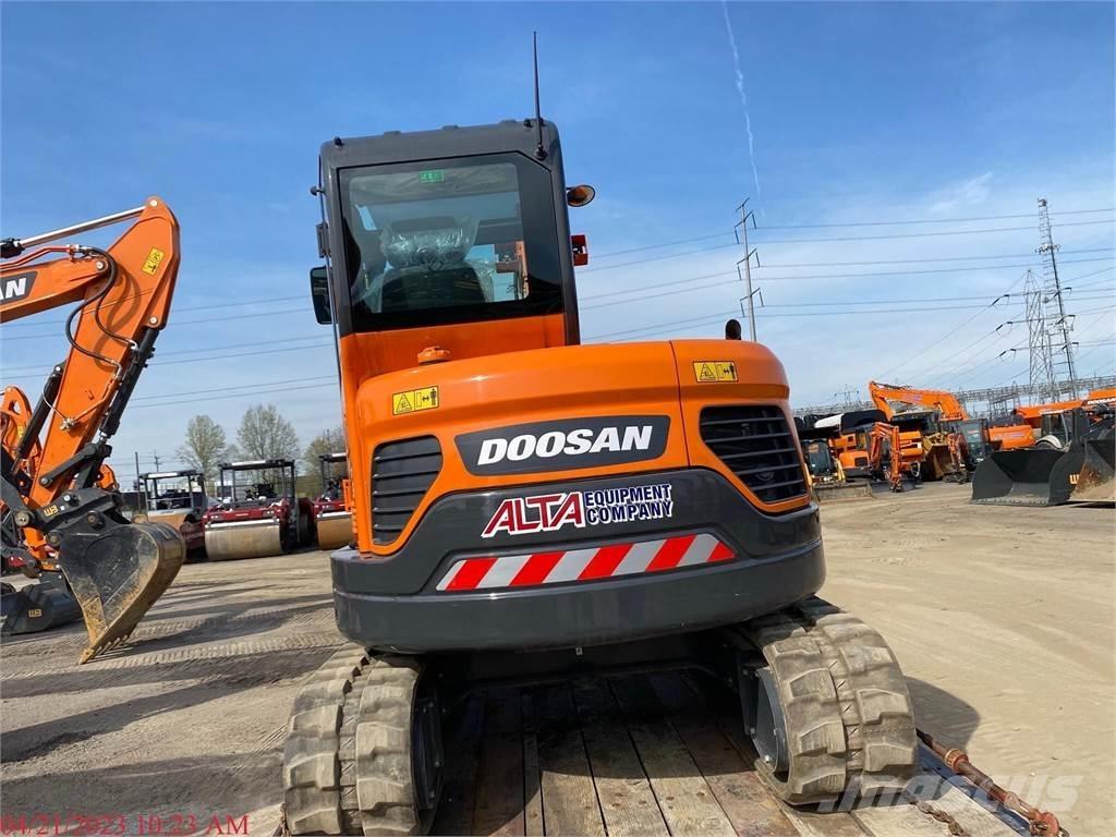 Doosan DX63-3 Vikšriniai ekskavatoriai