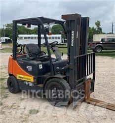 Doosan G25P-5 Šakiniai krautuvai - Kita