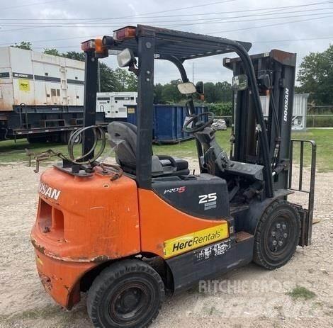 Doosan G25P-5 Šakiniai krautuvai - Kita