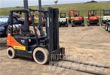 Doosan G25P-5 Šakiniai krautuvai - Kita