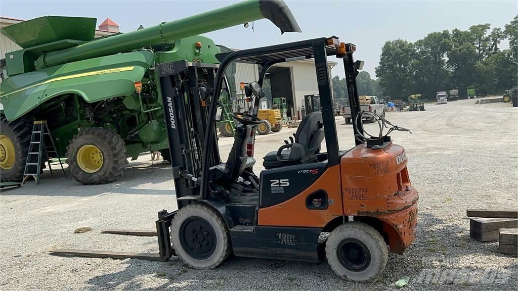 Doosan G25P-5 Šakiniai krautuvai - Kita