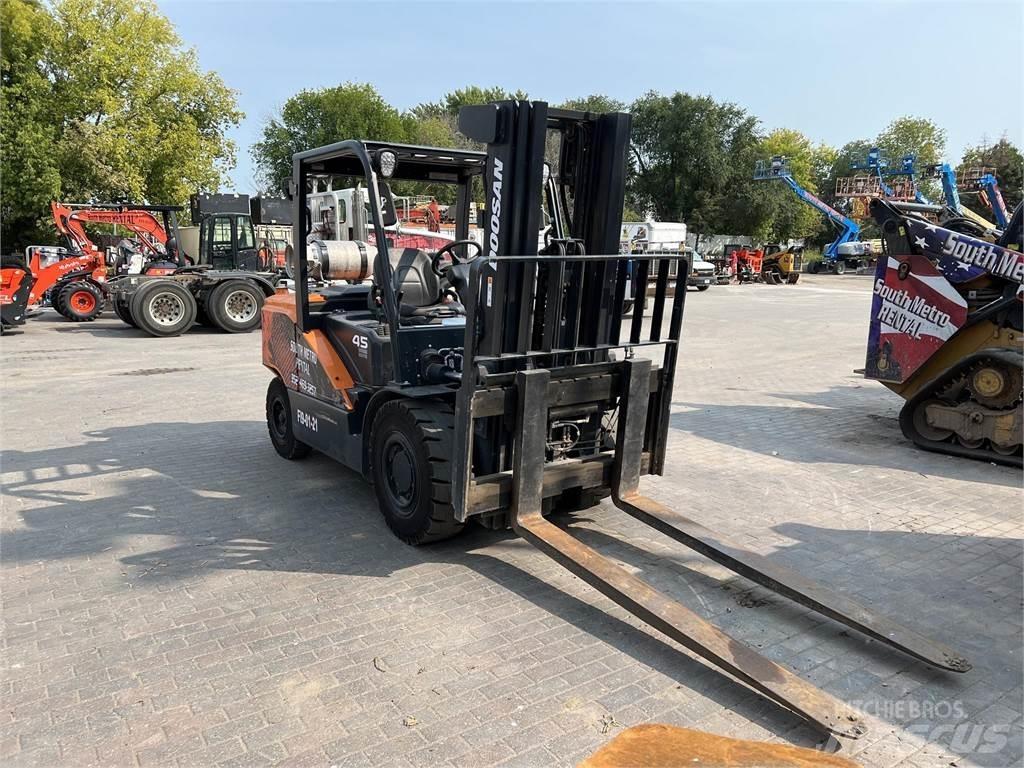 Doosan G45S-7 Šakiniai krautuvai - Kita