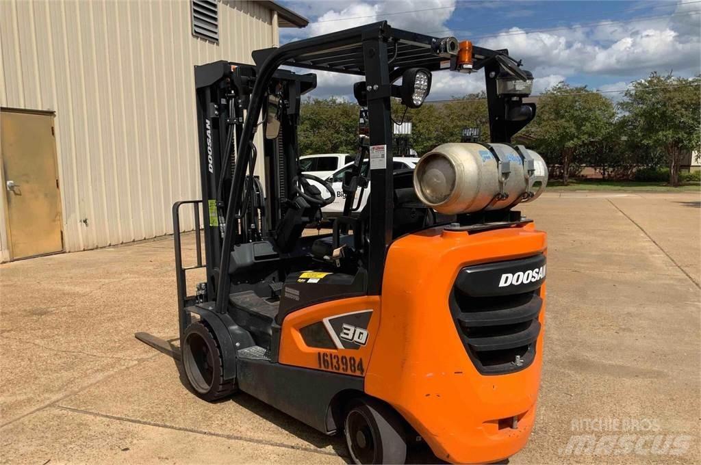 Doosan GC30S-9 Šakiniai krautuvai - Kita