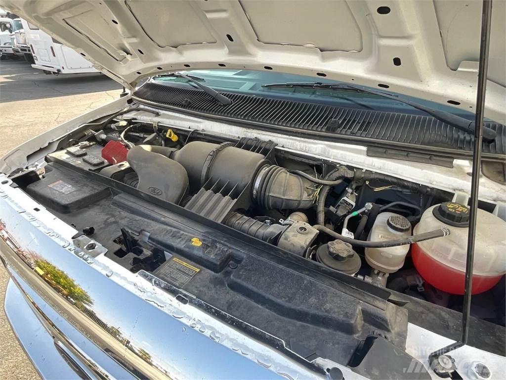 Ford E450 Visuotinės / bendrosios paskirties automobiliai