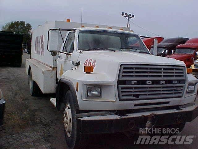Ford F700 Automobilinės cisternos