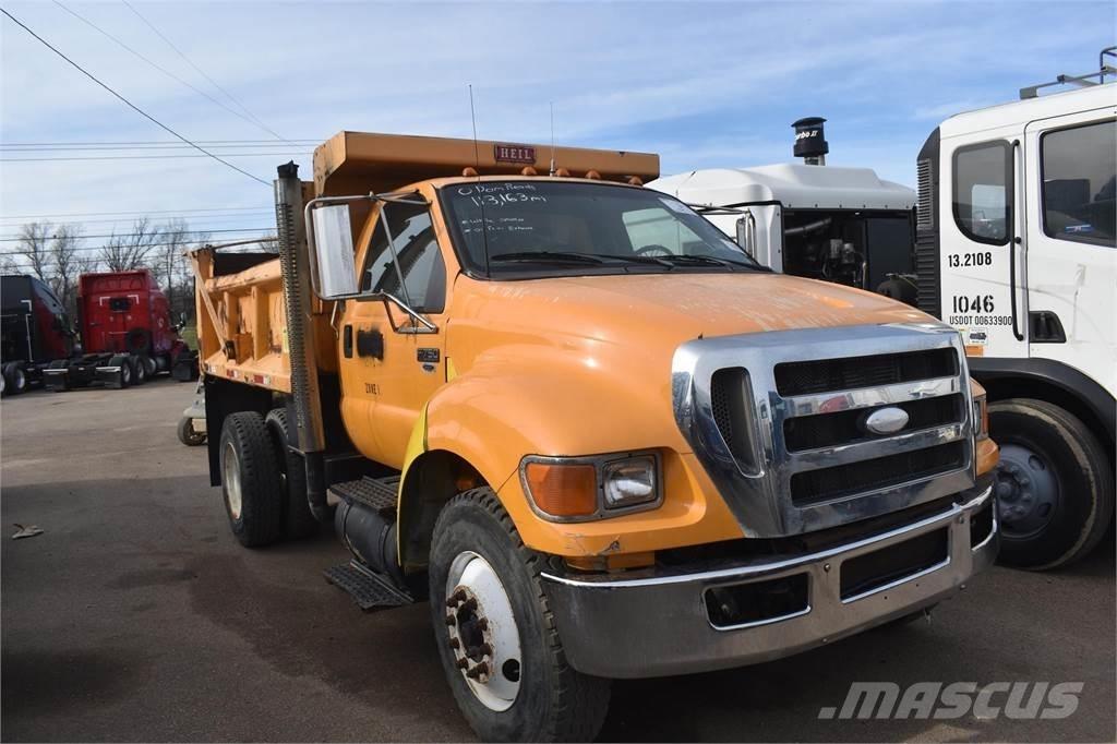 Ford F750 Savivarčių priekabų vilkikai