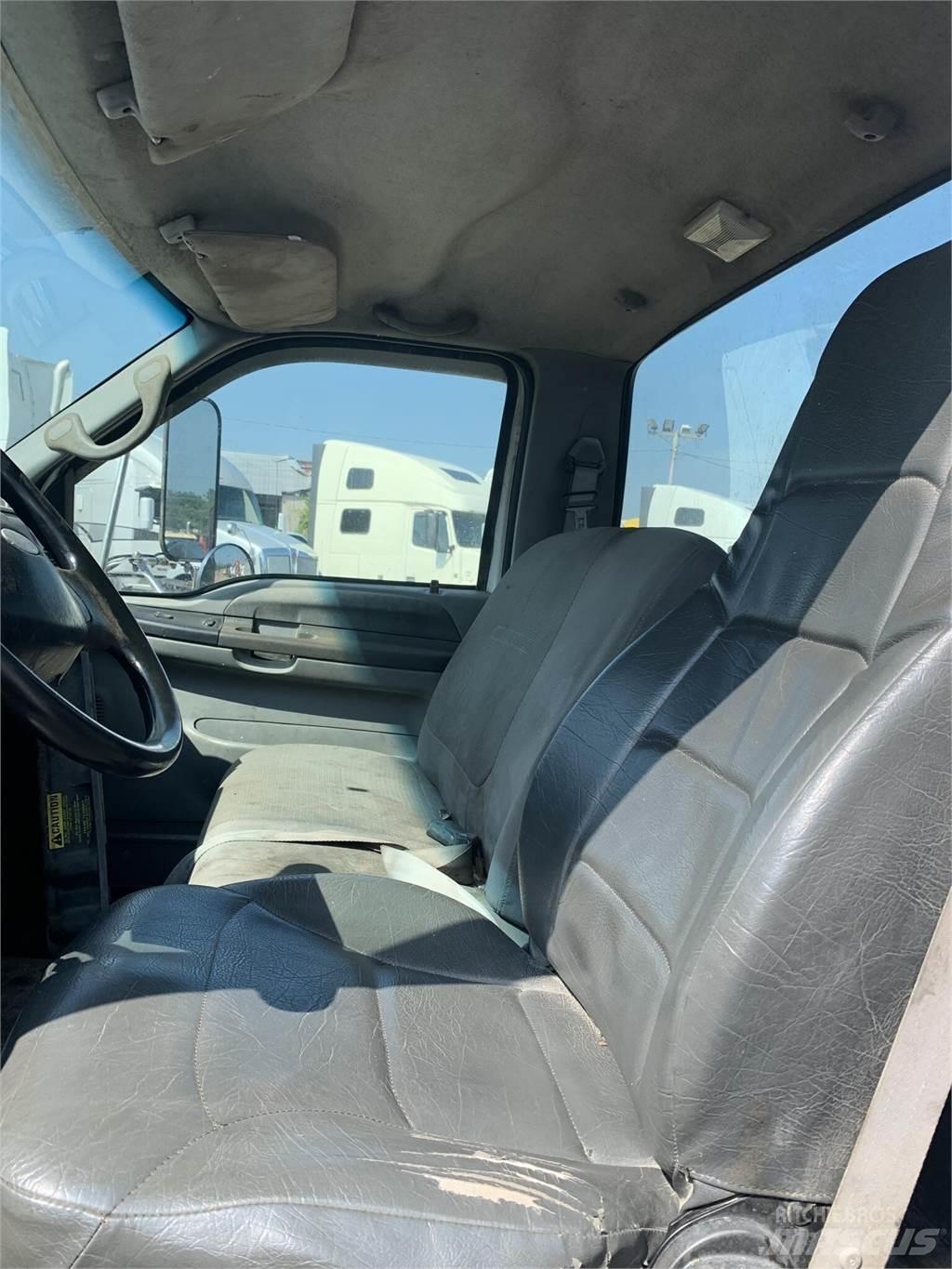 Ford F750 Automobiliniai kranai