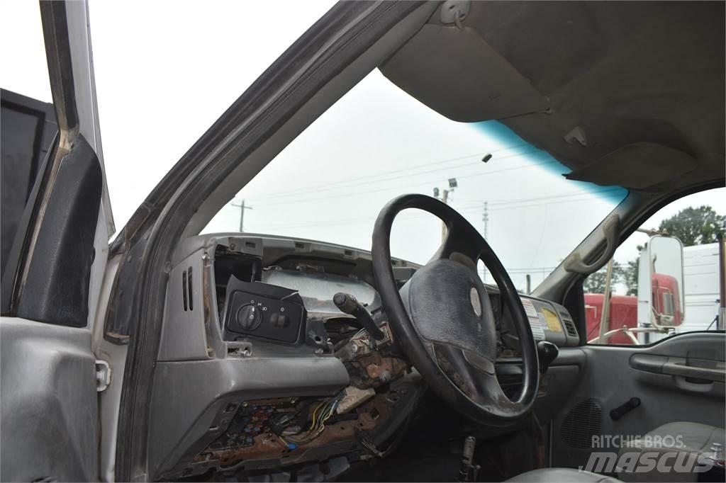 Ford F750 Automobilinės cisternos