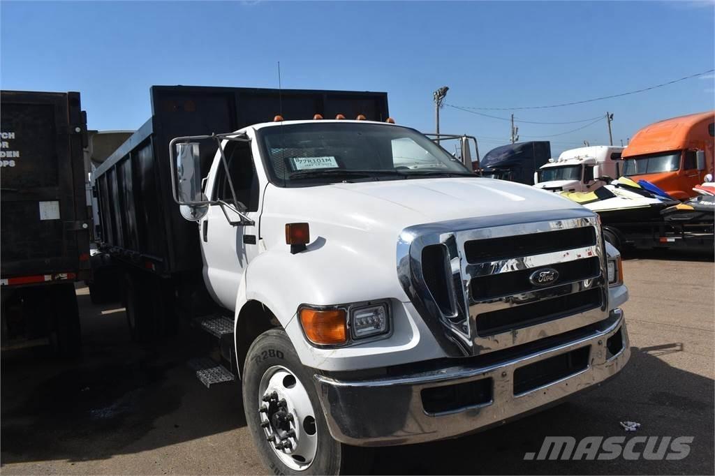 Ford F750 Savivarčių priekabų vilkikai