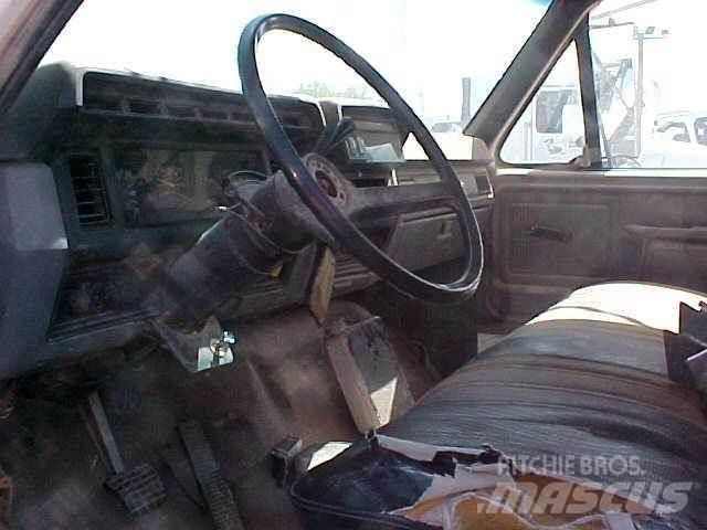 Ford F800 Visuotinės / bendrosios paskirties automobiliai