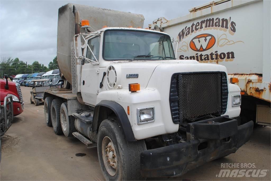 Ford L8000 Betonvežiai