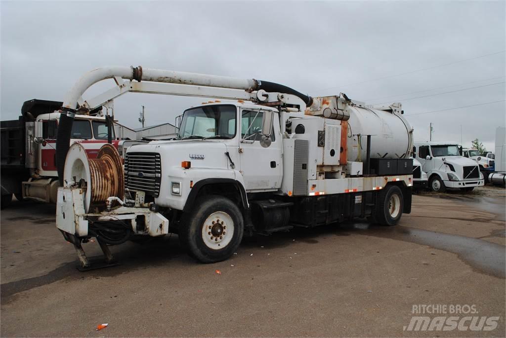 Ford L8000 Automobilinės cisternos