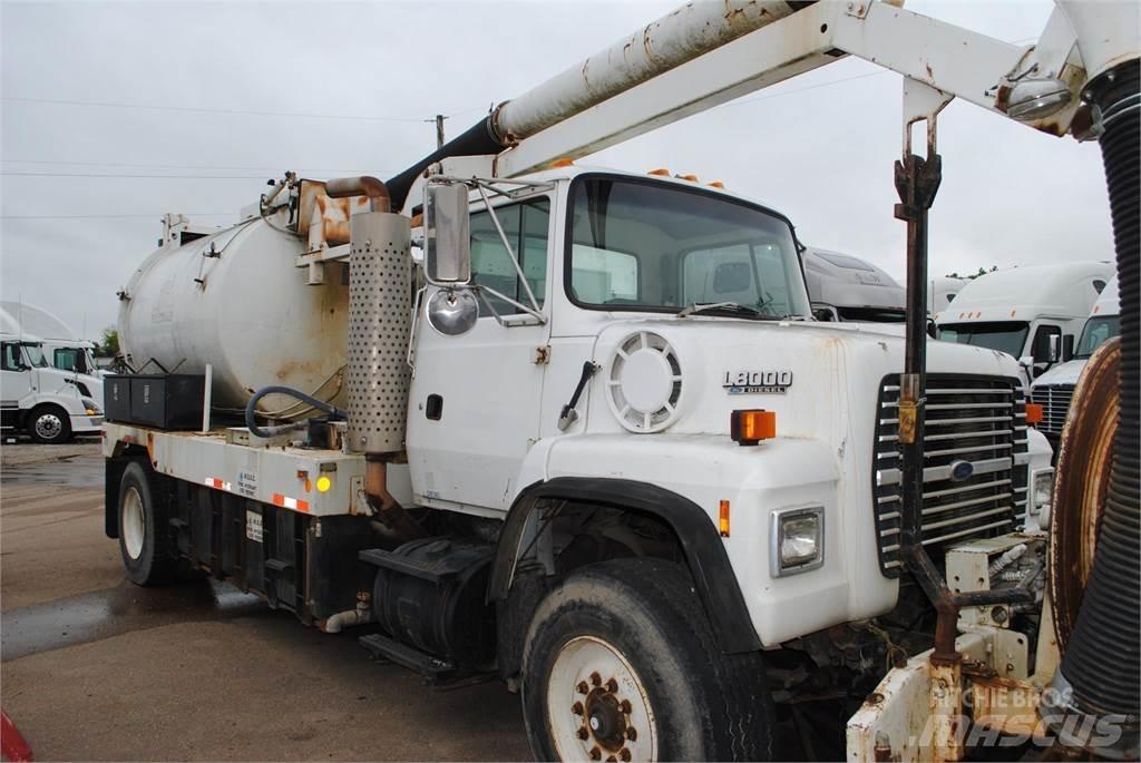 Ford L8000 Automobilinės cisternos