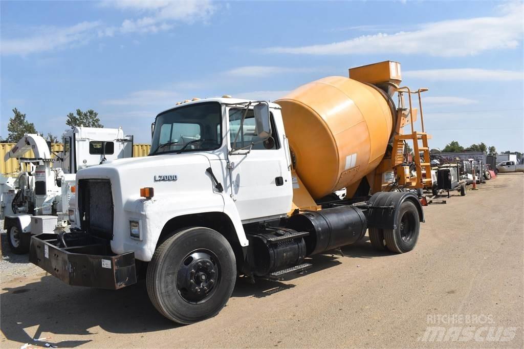 Ford LN7000 Betonvežiai