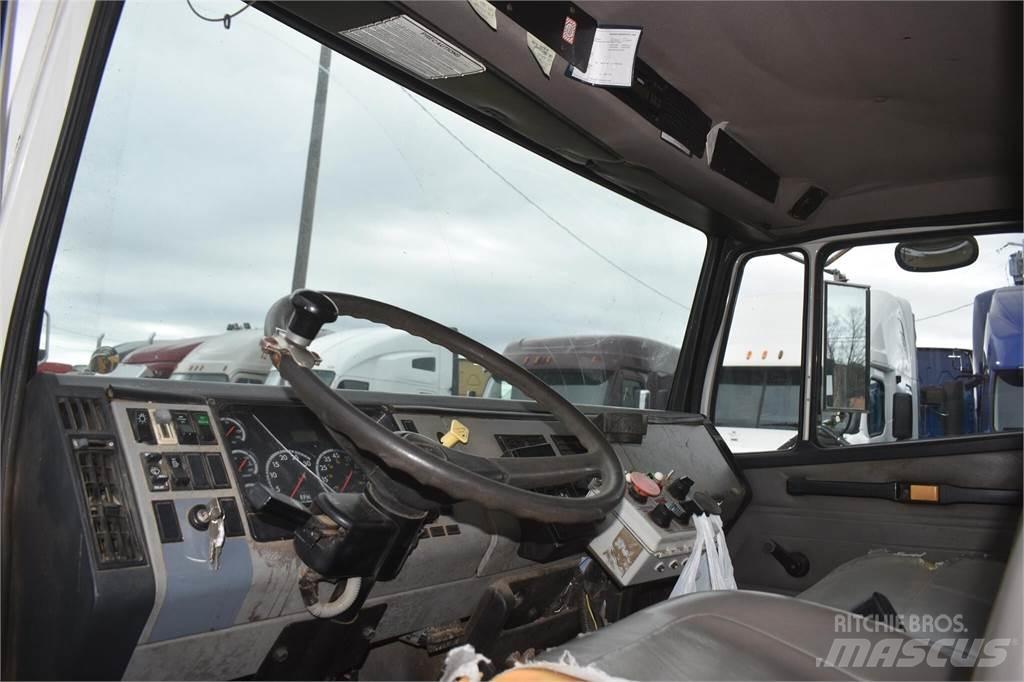 Freightliner FL70 Automobilinės cisternos