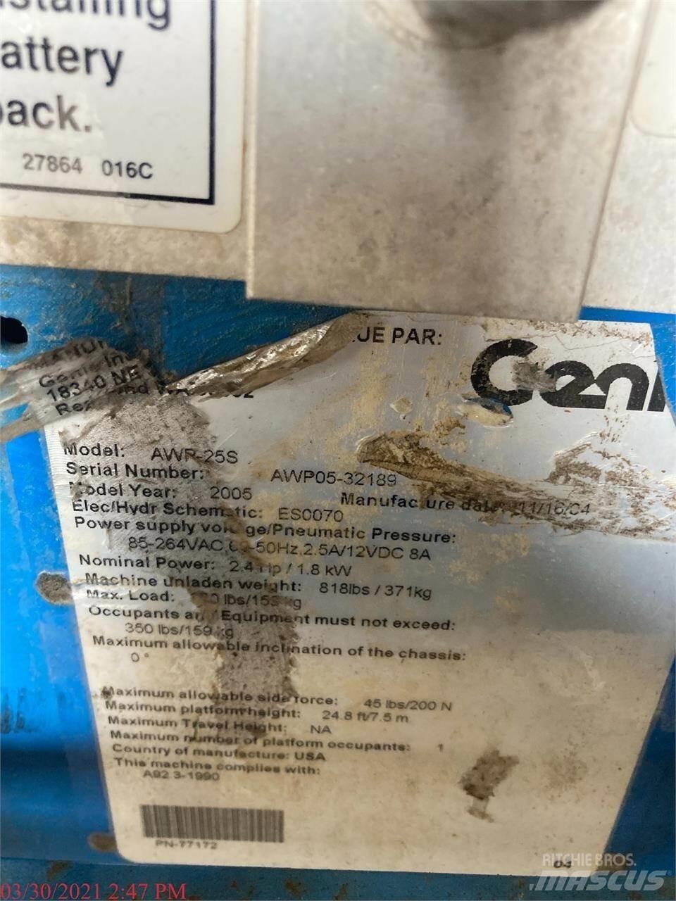 Genie AWP25S Vertikalūs stiebiniai keltuvai