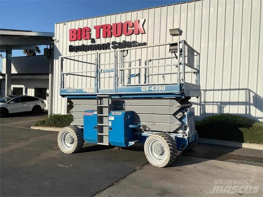 Genie GS4390RT Žirkliniai keltuvai