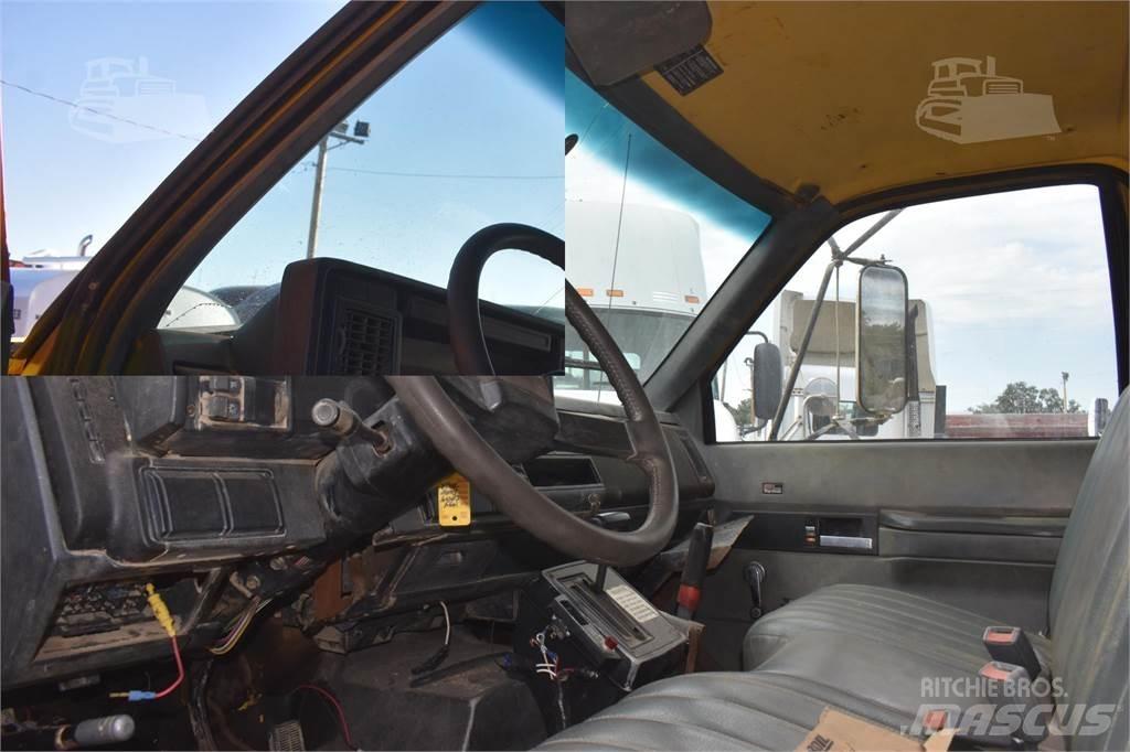GMC TOPKICK C6500 Savivarčių priekabų vilkikai