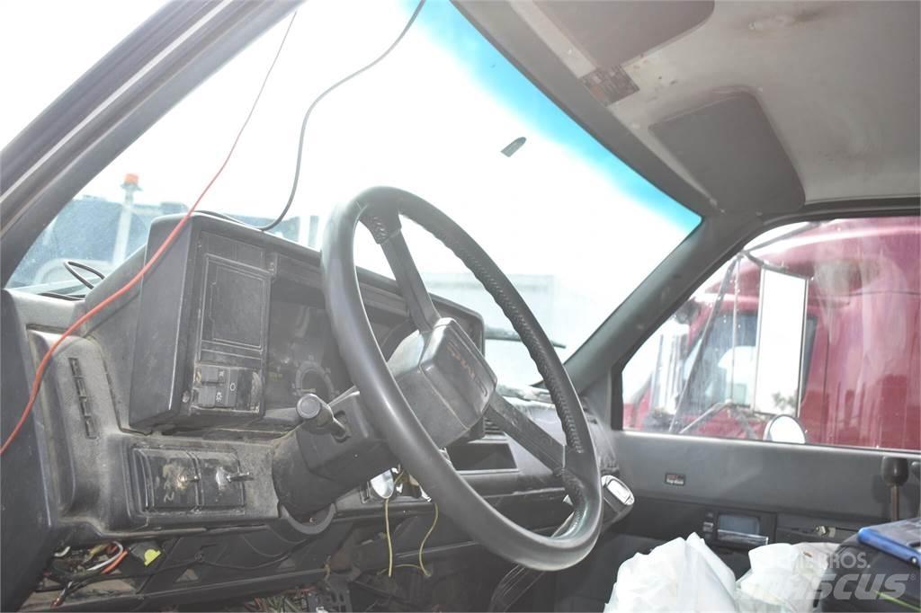 GMC TOPKICK C8500 Savivarčių priekabų vilkikai