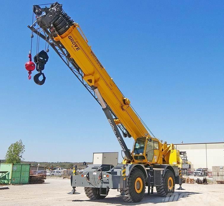 Grove RT890E Neapdoroto reljefo kranai