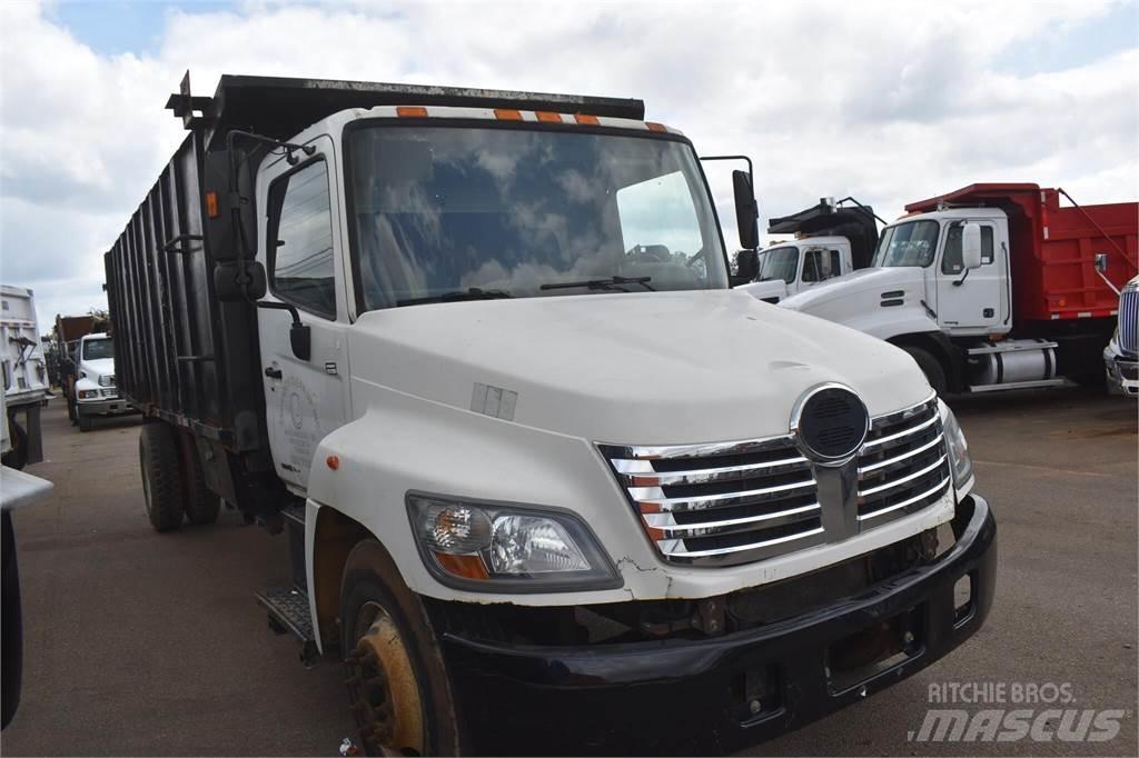 Hino 268 Savivarčių priekabų vilkikai
