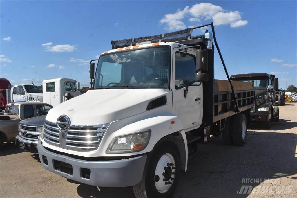 Hino 338 Savivarčių priekabų vilkikai