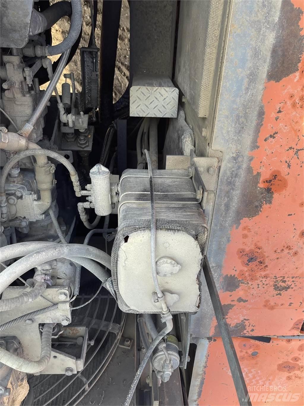 Hitachi EX700 Vikšriniai ekskavatoriai