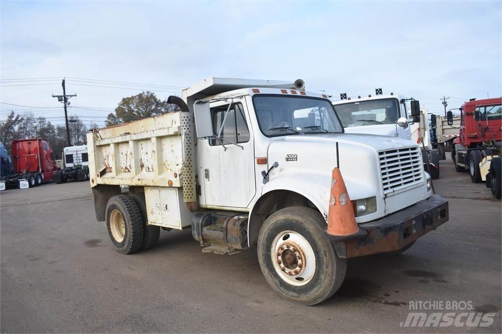 International 4700 Savivarčių priekabų vilkikai