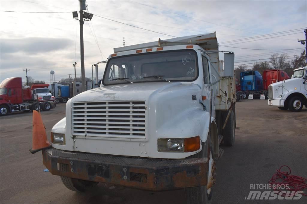 International 4700 Savivarčių priekabų vilkikai