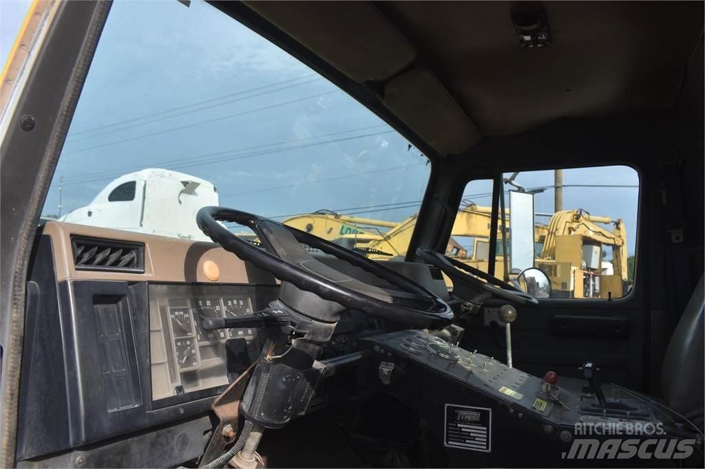 International 4700 Šlavimo sunkvežimiai