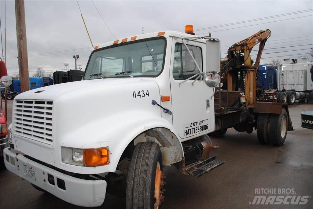 International 4700 Automobiliniai kranai