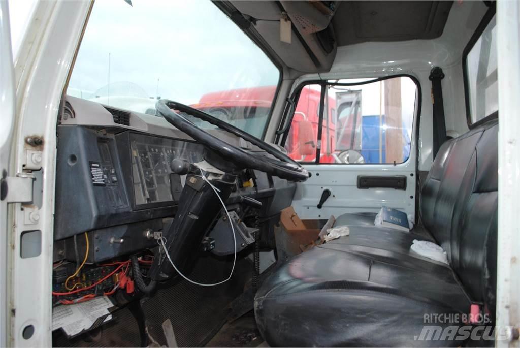 International 4700 Automobiliniai kranai