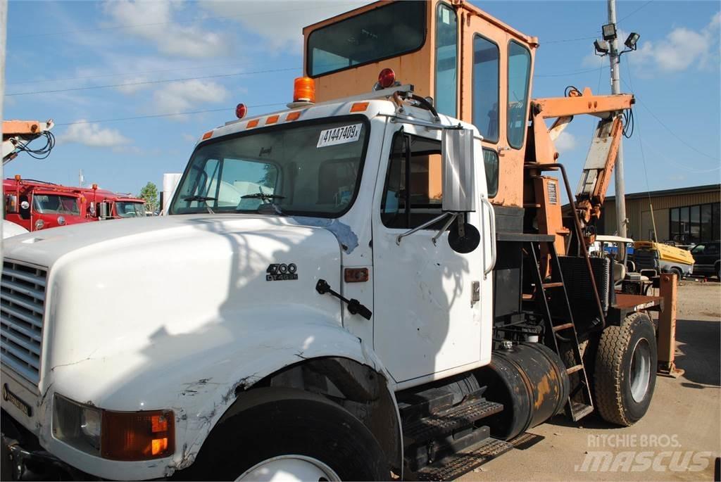 International 4700 Automobiliniai kranai