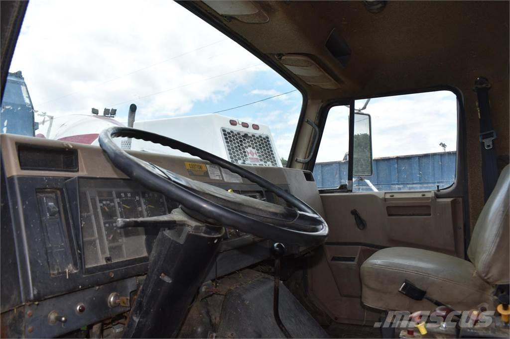 International 4900 Savivarčių priekabų vilkikai