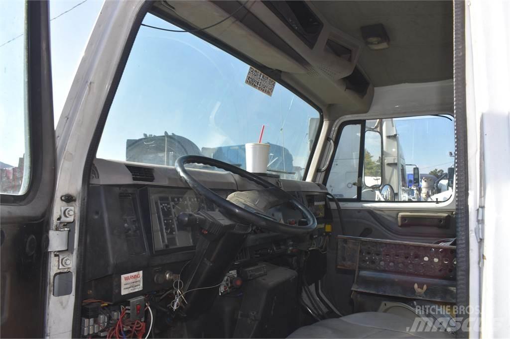 International 4900 Automobiliniai kranai