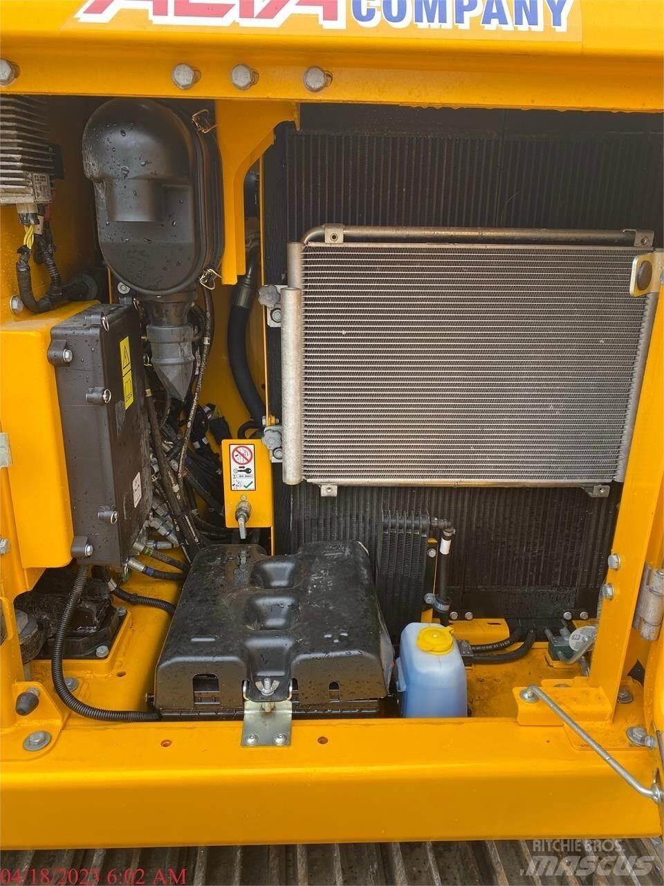 JCB 131X LC Vikšriniai ekskavatoriai