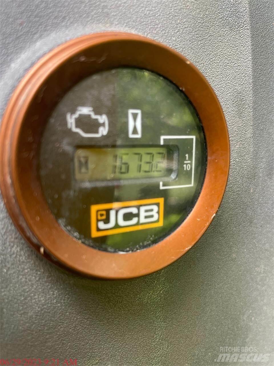 JCB 131X LC Vikšriniai ekskavatoriai