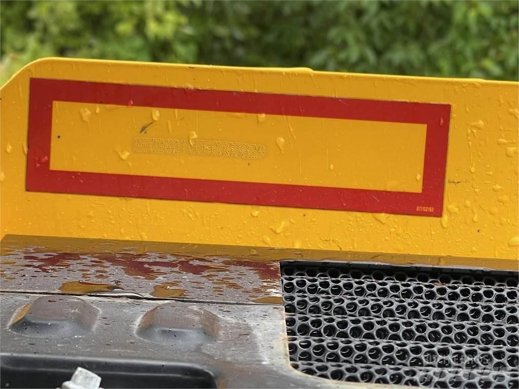 JCB 260T Krautuvai su šoniniu pasukimu